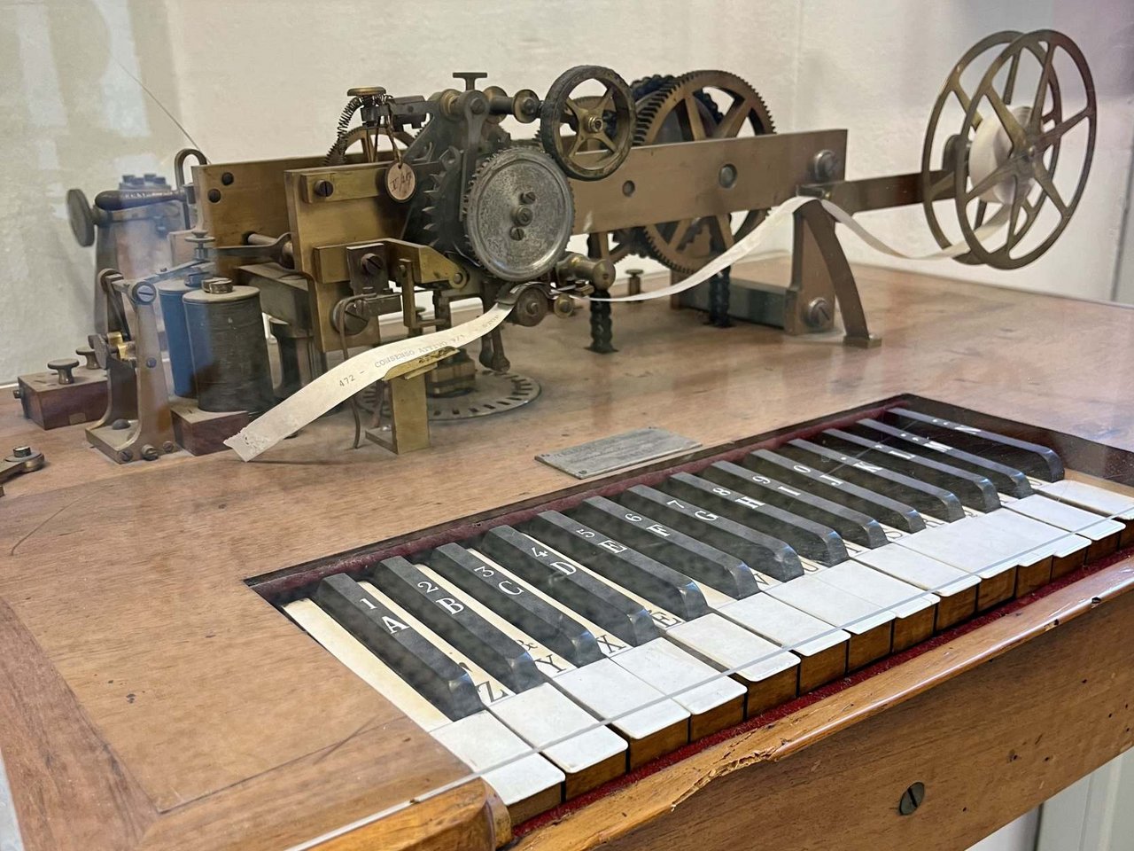 Macchina scrivente telegrafica Hughes