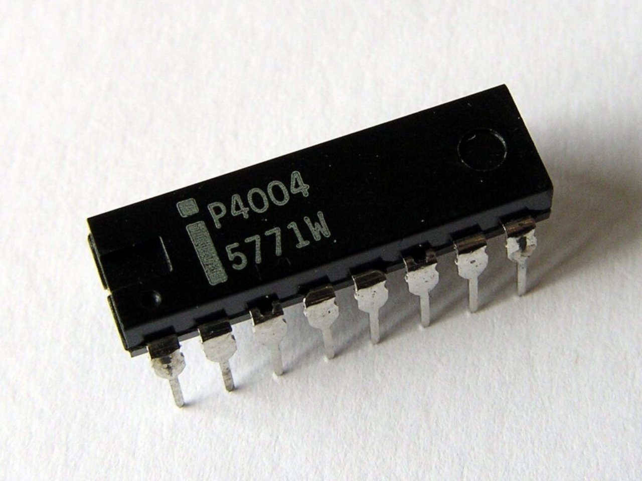Chip Intel 4004 © Rostislav Lisovy su licenza CC BY-NC-SA 2.0