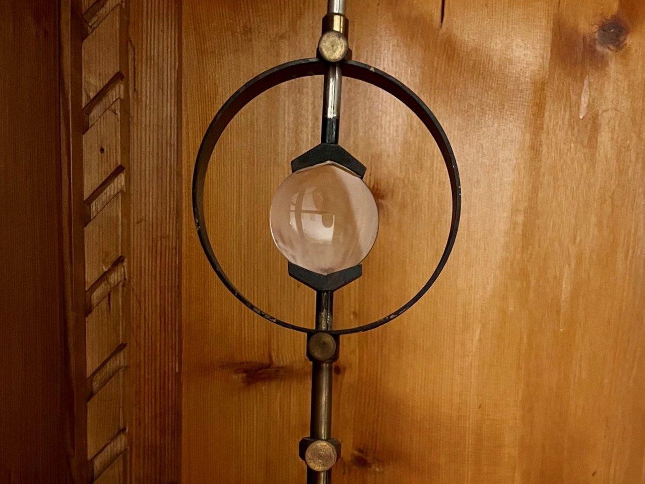 Universal lens holder