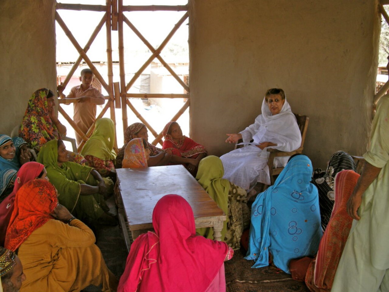 Yasmeen Lari con le donne