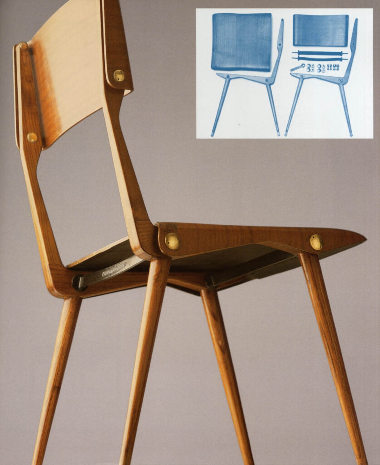 Chair 683 winner of the Compasso d’oro 1954