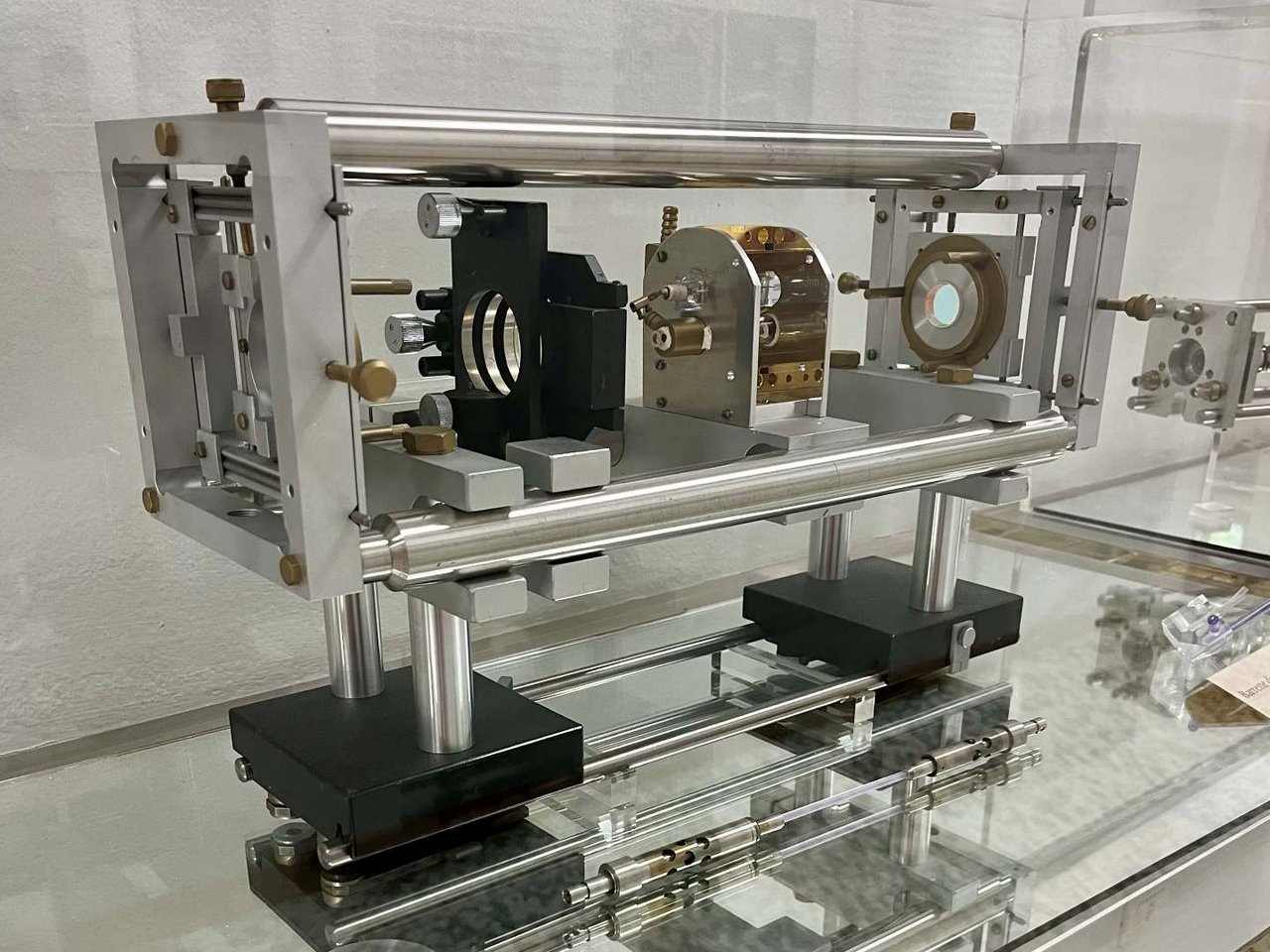 Specchi multidielettrici per laser a neodimio