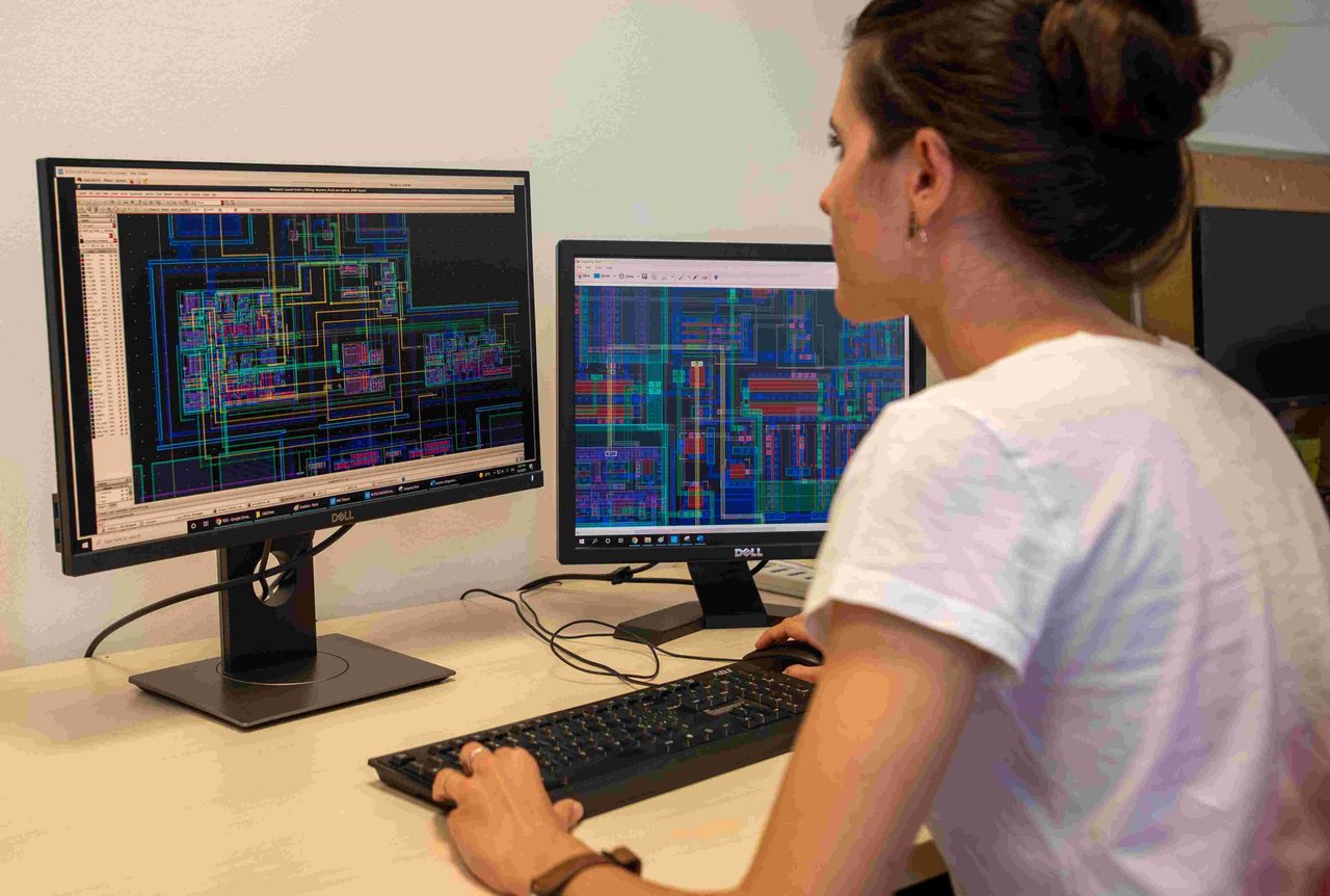 CAD design of electronic integrated circuits, which can be used in combination with photonic chips when aiming to achieve an extremely compact system with low power consumption, at the expense of a well-defined and non-general-purpose functionality