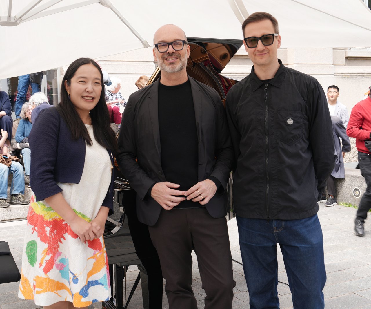  Sachiko Nakajima (a sinistra), con Davide Fassi (al centro), delegato di ateneo agli Eventi, e Umberto Tolino, delegato alla Comunicazione