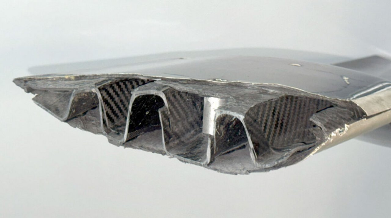 Damage caused by moisture absorption in composite materials