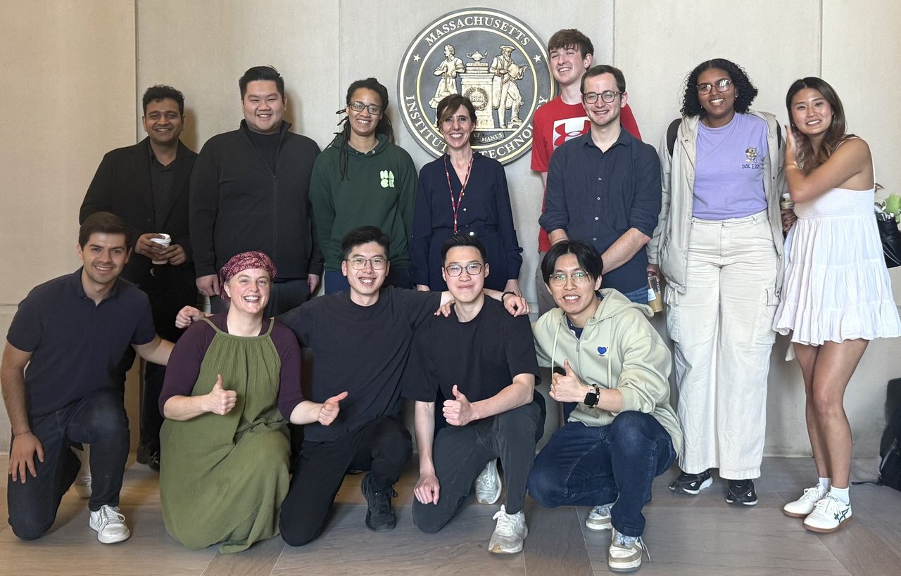 Bianca Maria Colosimo con alcuni studenti del corso Additive Manufacturing al Massachusetts Institute of Technology (MIT)