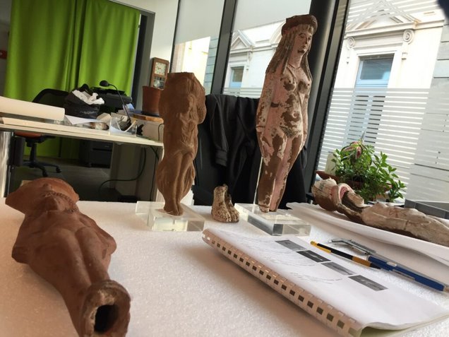 Studio delle terrecotte figurate del Museo Egizio di Torino © Caputo