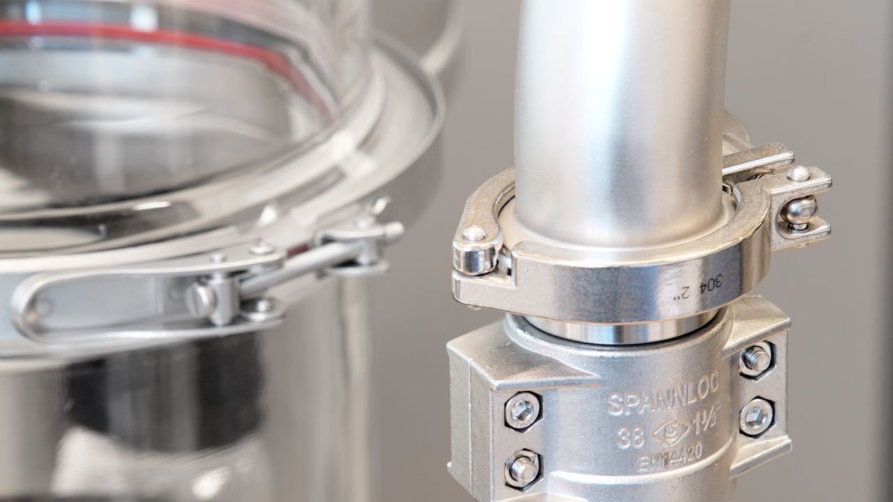 Particolare di uno snodo della macchina di Spray Dryer
