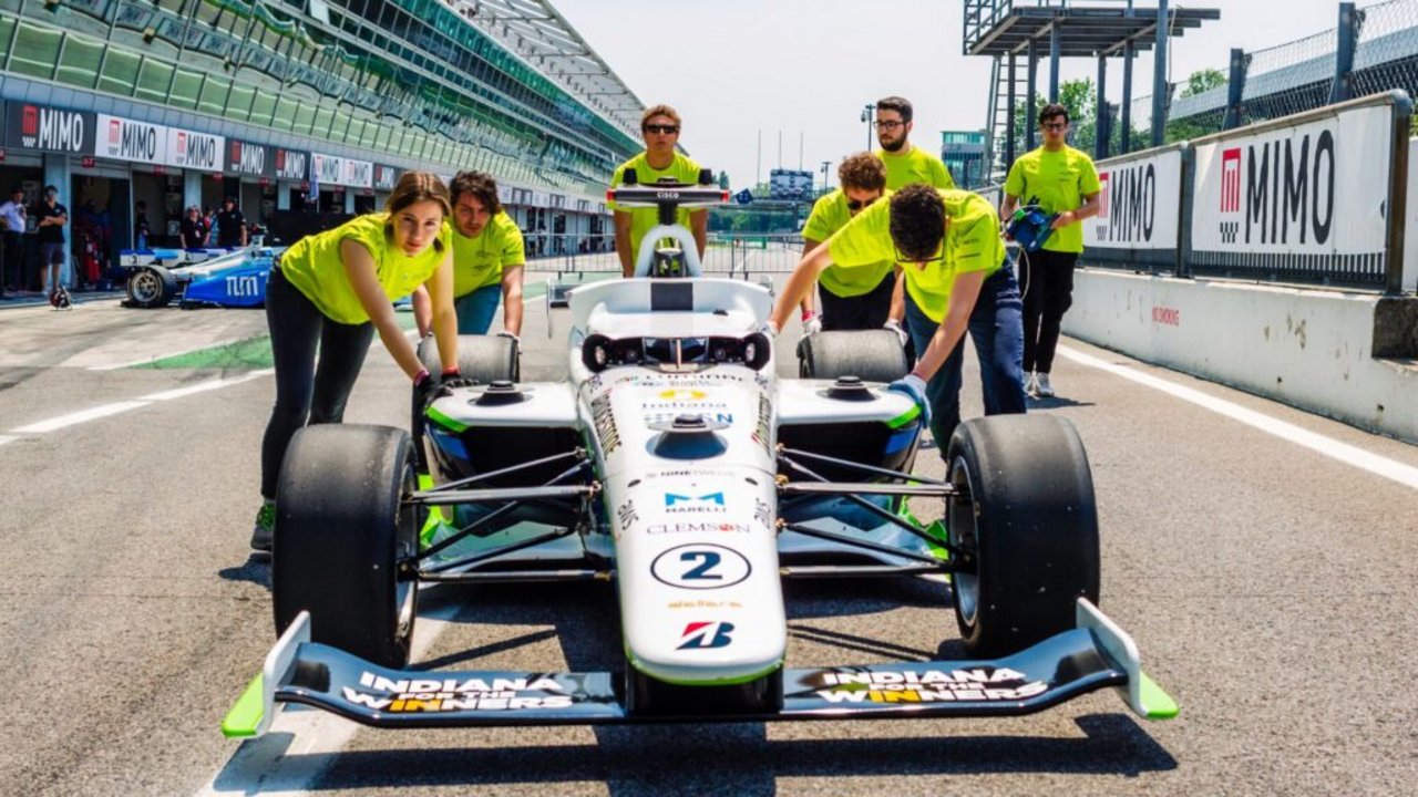 Student team PoliMOVE at Indy Autonomous Challenge