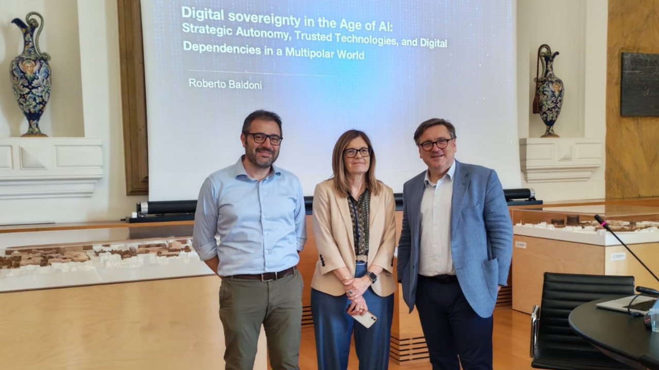 Roberto Baldoni at the conference "Digital Sovereignty in the Age of AI"