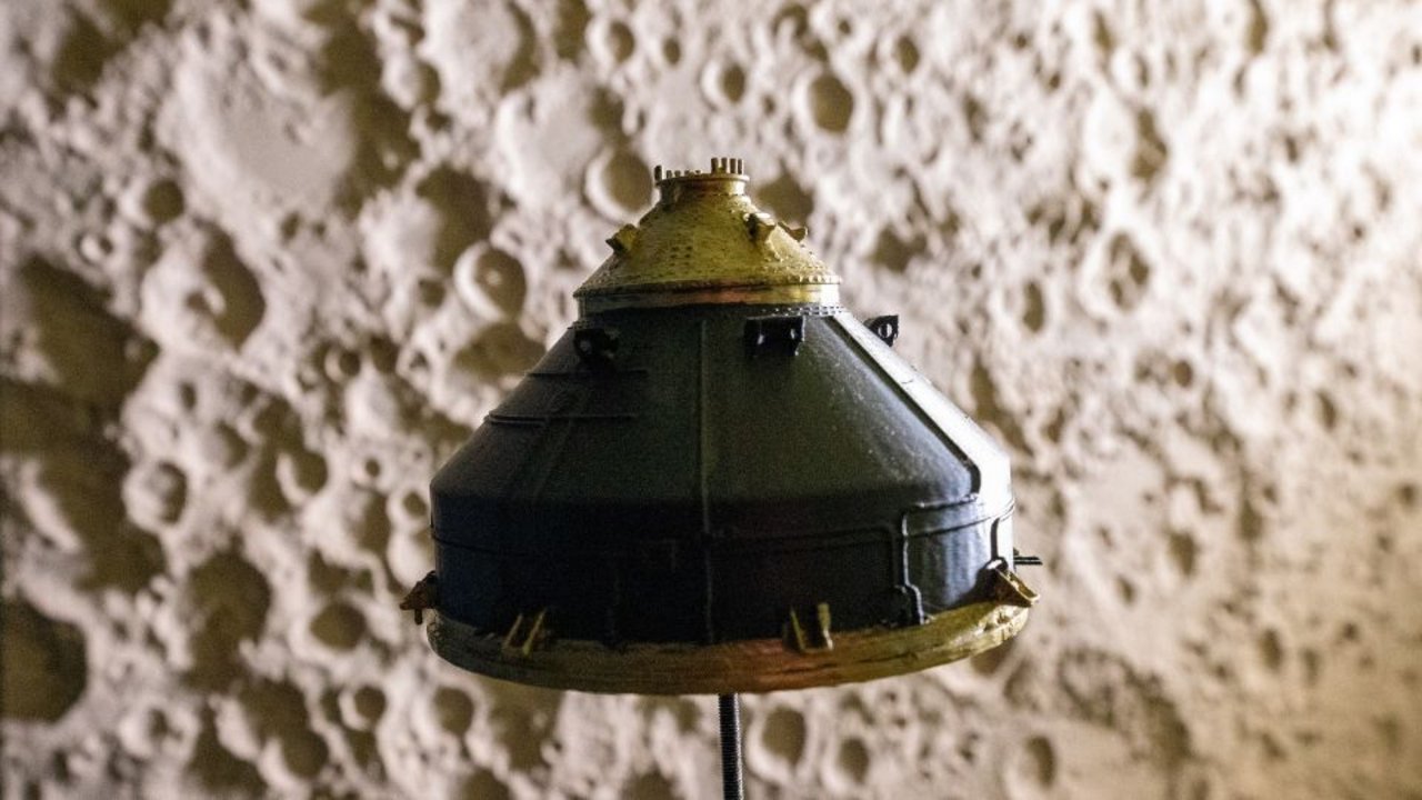 3D printed orbital debris mockup used in ASTRA laboratory for vision-based relative navigation