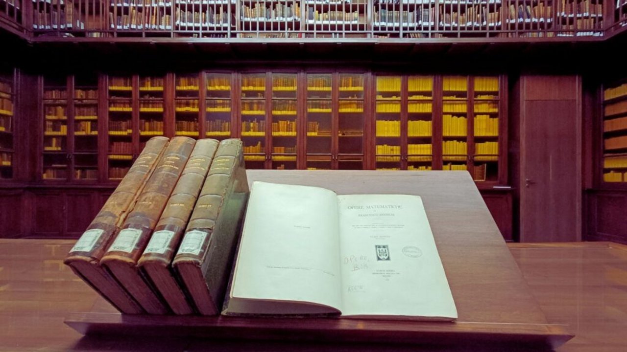 Opere Matematiche di Brioschi alla Biblioteca Storica del Politecnico di Milano