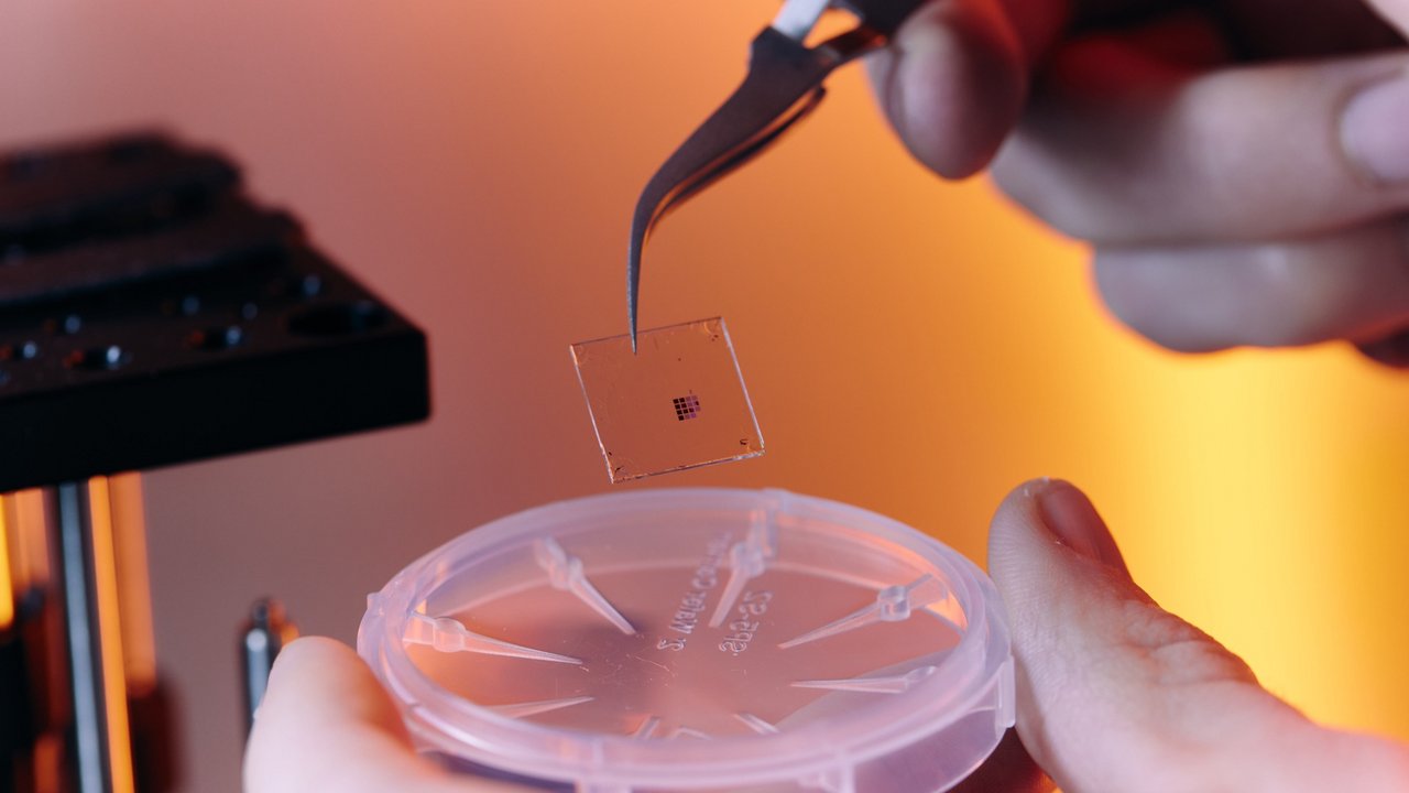 Il protocollo di fabbricazione di una metasuperficie ottica prevede vari step di verifica, fondamentali per l’ottimizzazione del processo.