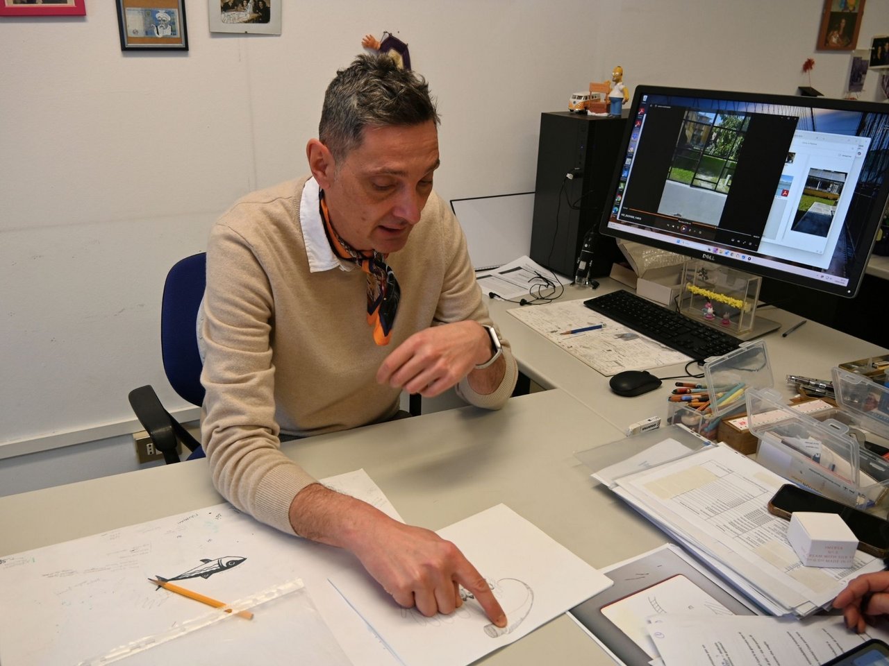 Simone Vesentini in ufficio