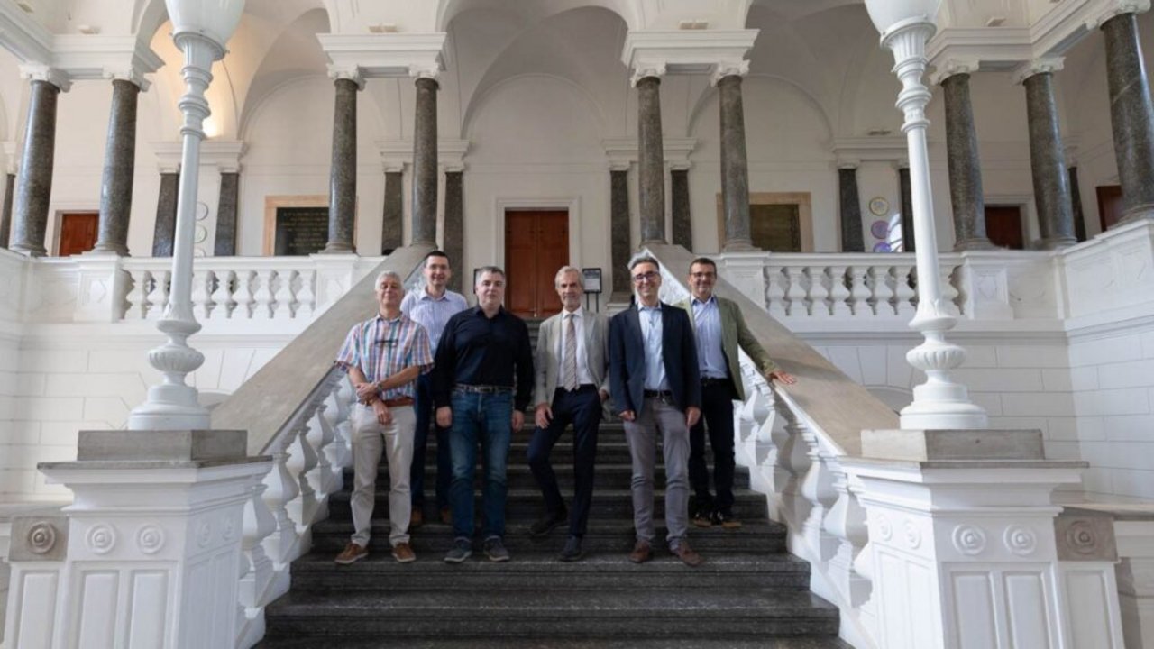 Konstantin Novoselov e i docenti del Dipartimento di Fisica in rettorato
