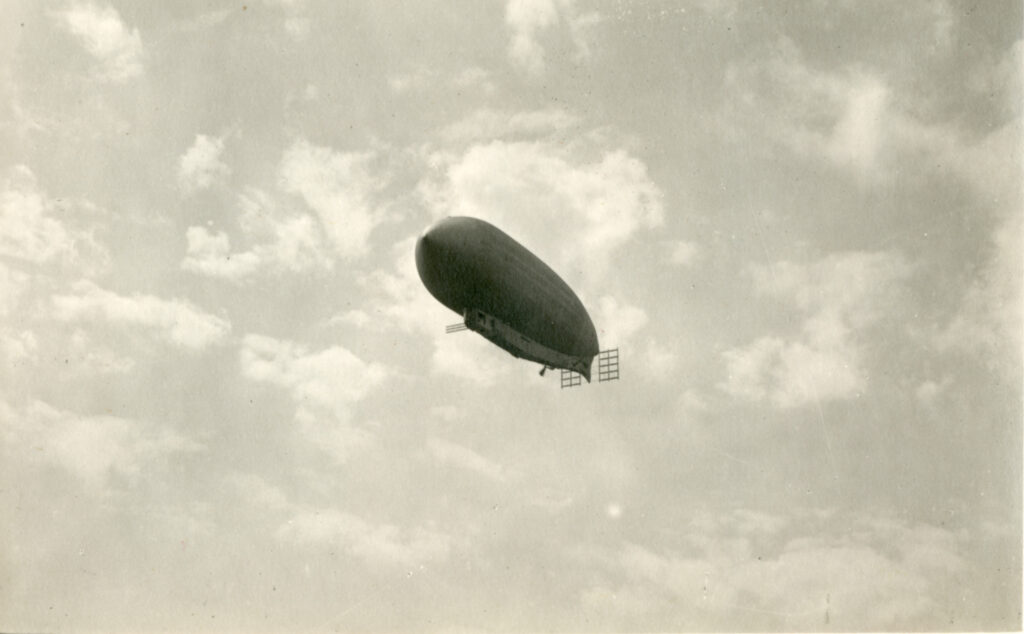 Il dirigibile F2 “Città di Milano” in volo nel 1913