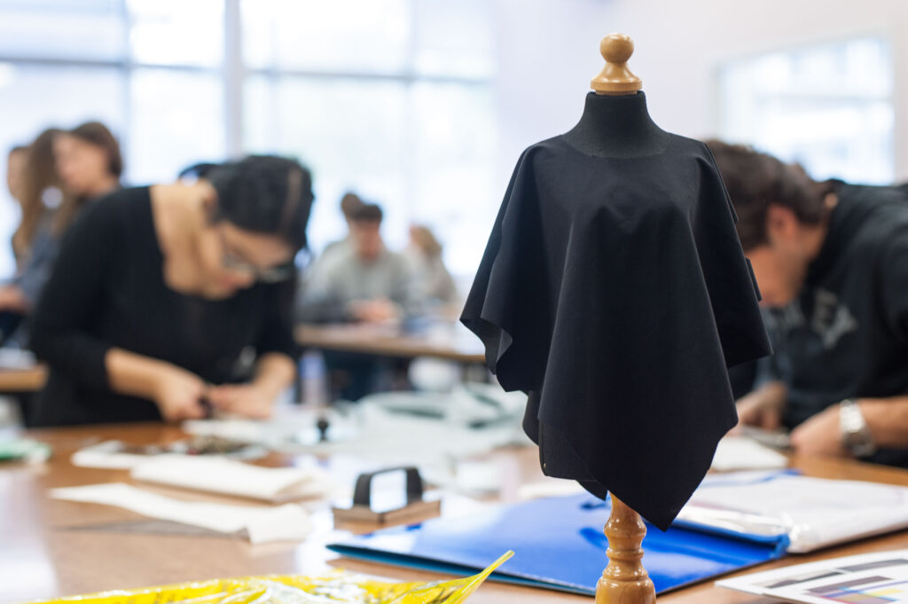 Studenti al lavoro in laboratorio