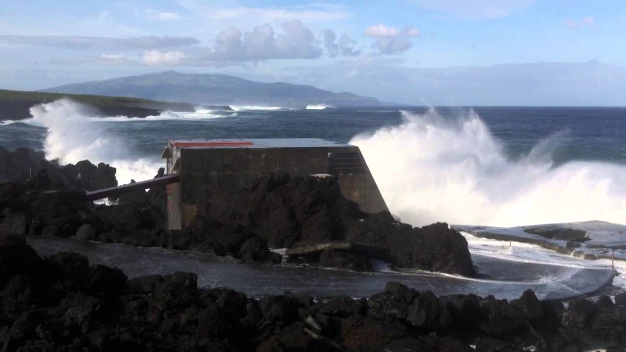Oscillating water column at Azores