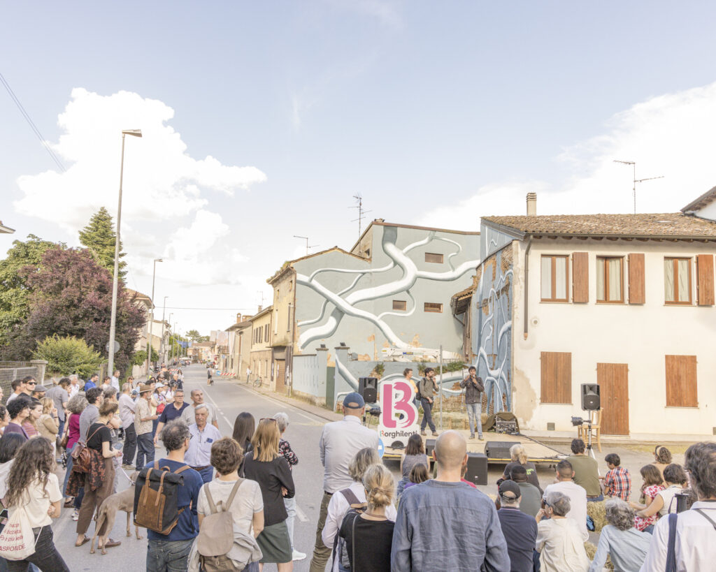 Murales realizzato dall'artista Egeon a Castelnuovo Bocca d'Adda nel 2024 per Borghilenti
