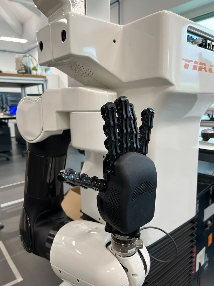 TIAGo - Mobile Manipulator Robot