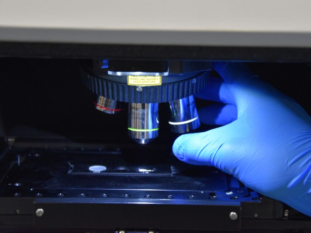 Particolare dello strumento di spettroscopia Raman per lo studio dei materiali catalitici.