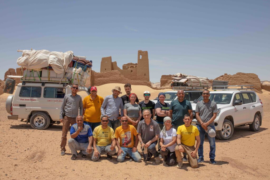 Team di ricercatori del Politecnico di Milano a Saqqara, guidato da Corinna Rossi