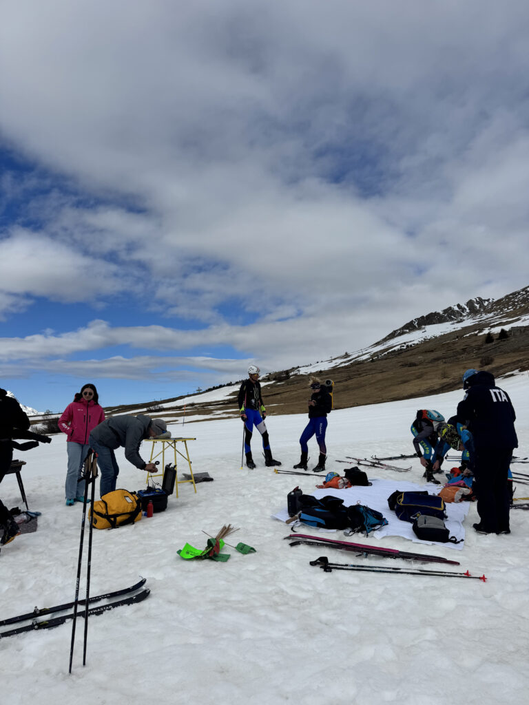 "campobase": stazione in cui vengono applicati i sensori sugli atleti per le prove sulla neve